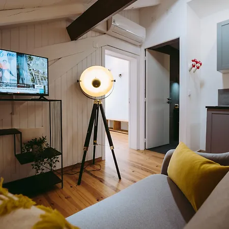 게스트하우스 19 Tile Ceramic Concept - By Unlock